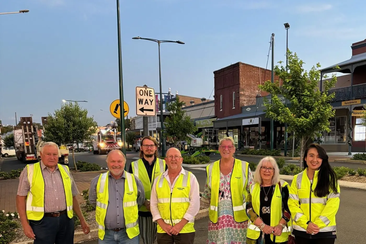 Cr John Niven, A/g Director Infrastructure Services Mr Anthony Prpic, Cr Simon Rolls, Cr Michael Neill, Cr Jeanne Montgomery, Cr Jan Parlett, and General Manager Ms Noreen Vu. are encouraging people to shop local this Christmas period. PHOTO: Supplied