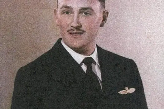 The late Max Read had a career as a pilot.