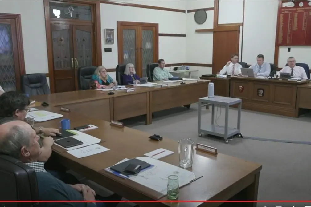 Council voted to approve the request by the Grenfell Medical Practice to allow for the site at 3 Weddin Street to be set up for temporary accommodation for locum doctors, Allied health professionals and medical relief staff.