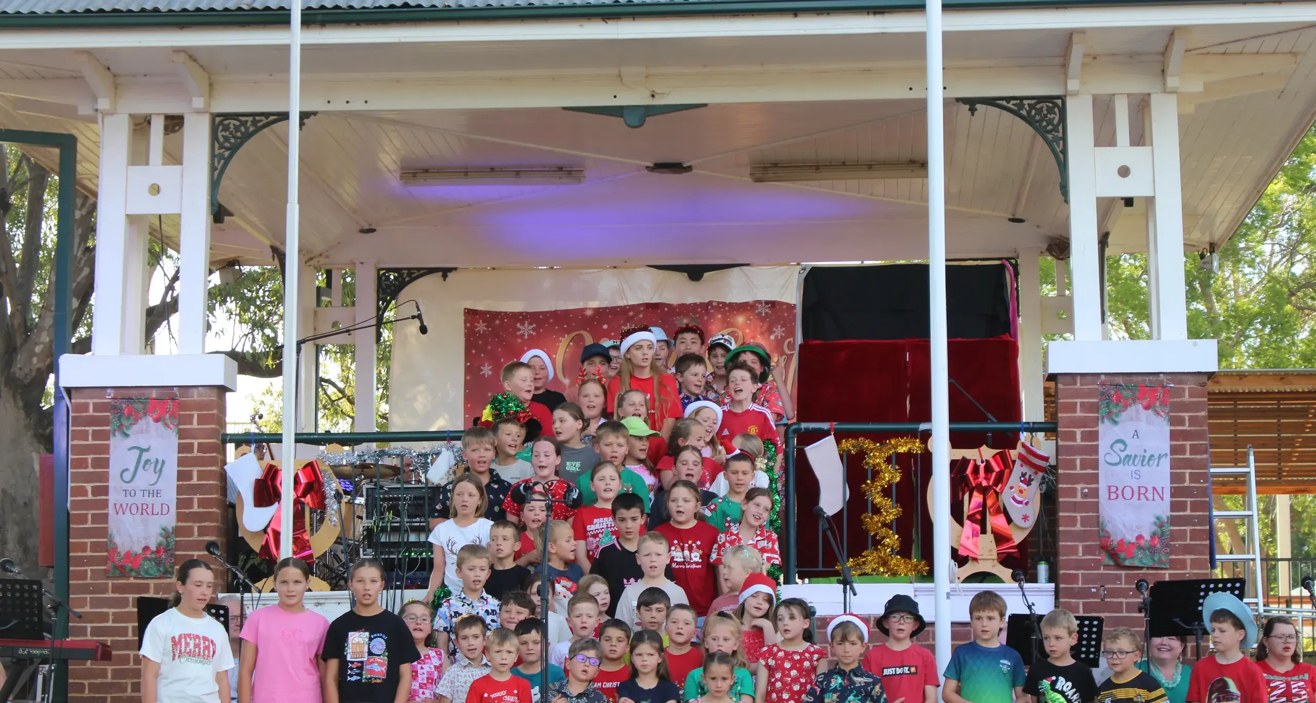 A night of fun carols