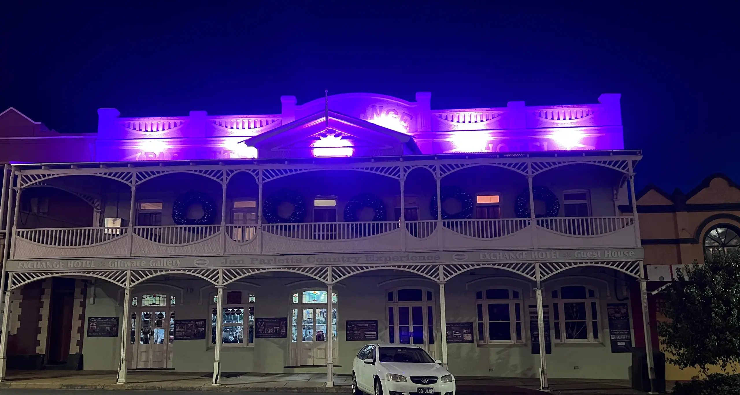 Lights installed on Exchange Hotel