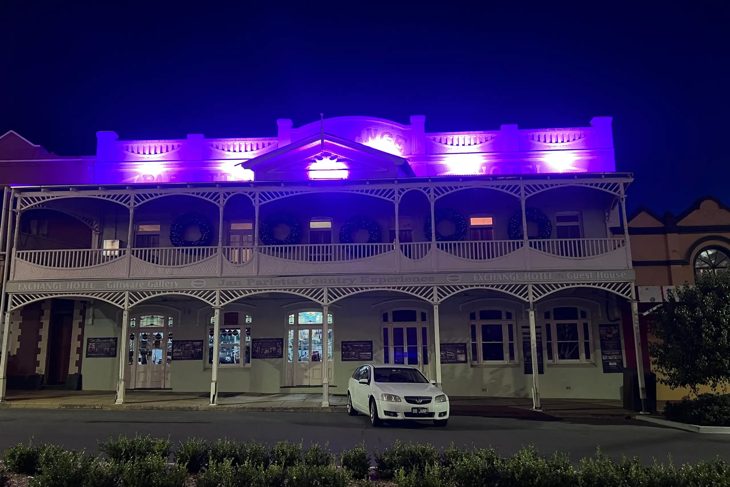 Lights installed on Exchange Hotel