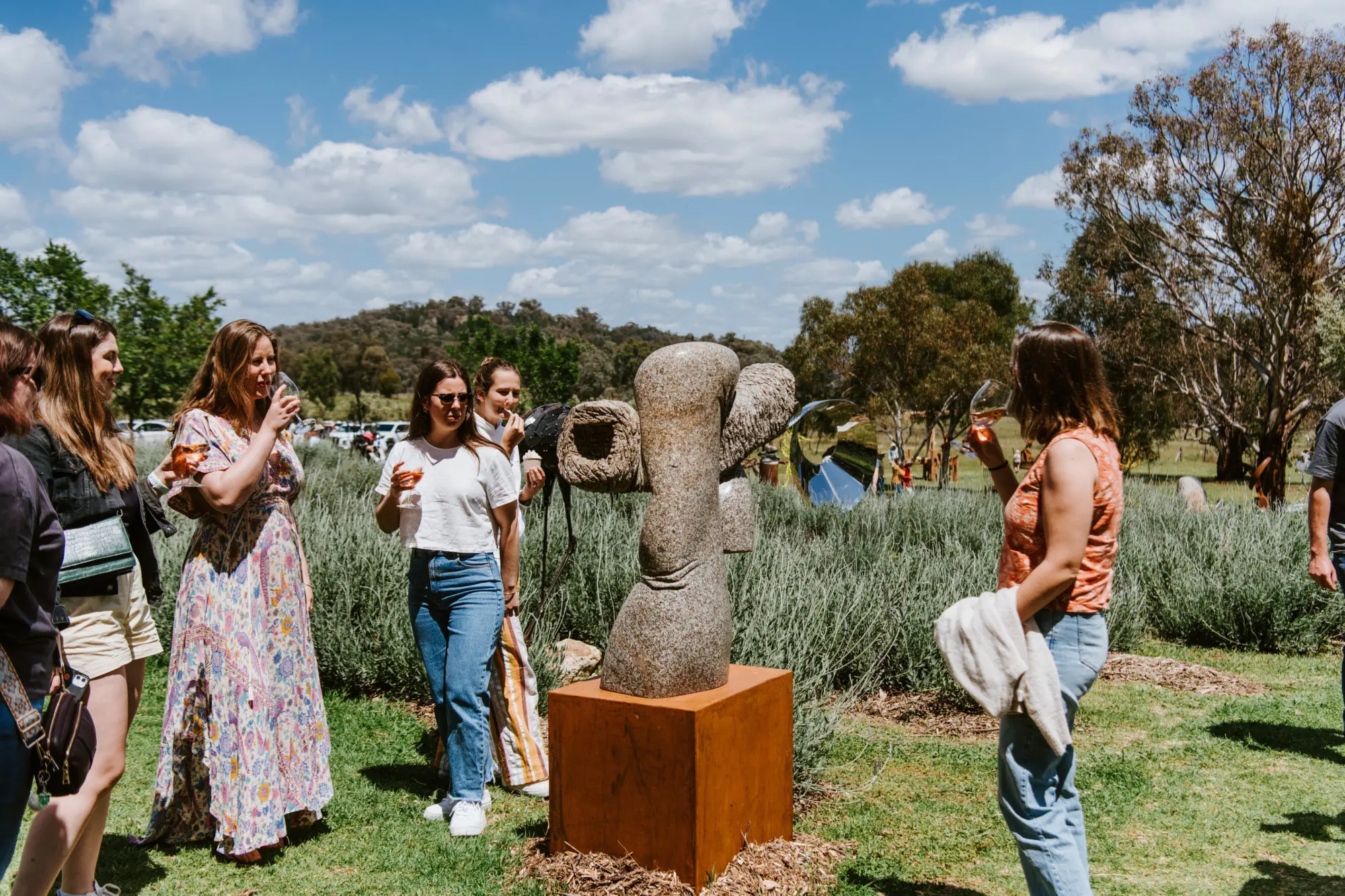 <p> \\u2018Over the Threshold\\u2019 a sculpture by Edward Willson at Mudgee\\u2019s Sculptures in the Gardens at Rosby Wines, Cellar Door and Gallery. PHOTO: Rosby Wines, Cellar Door and Gallery</p>\\n