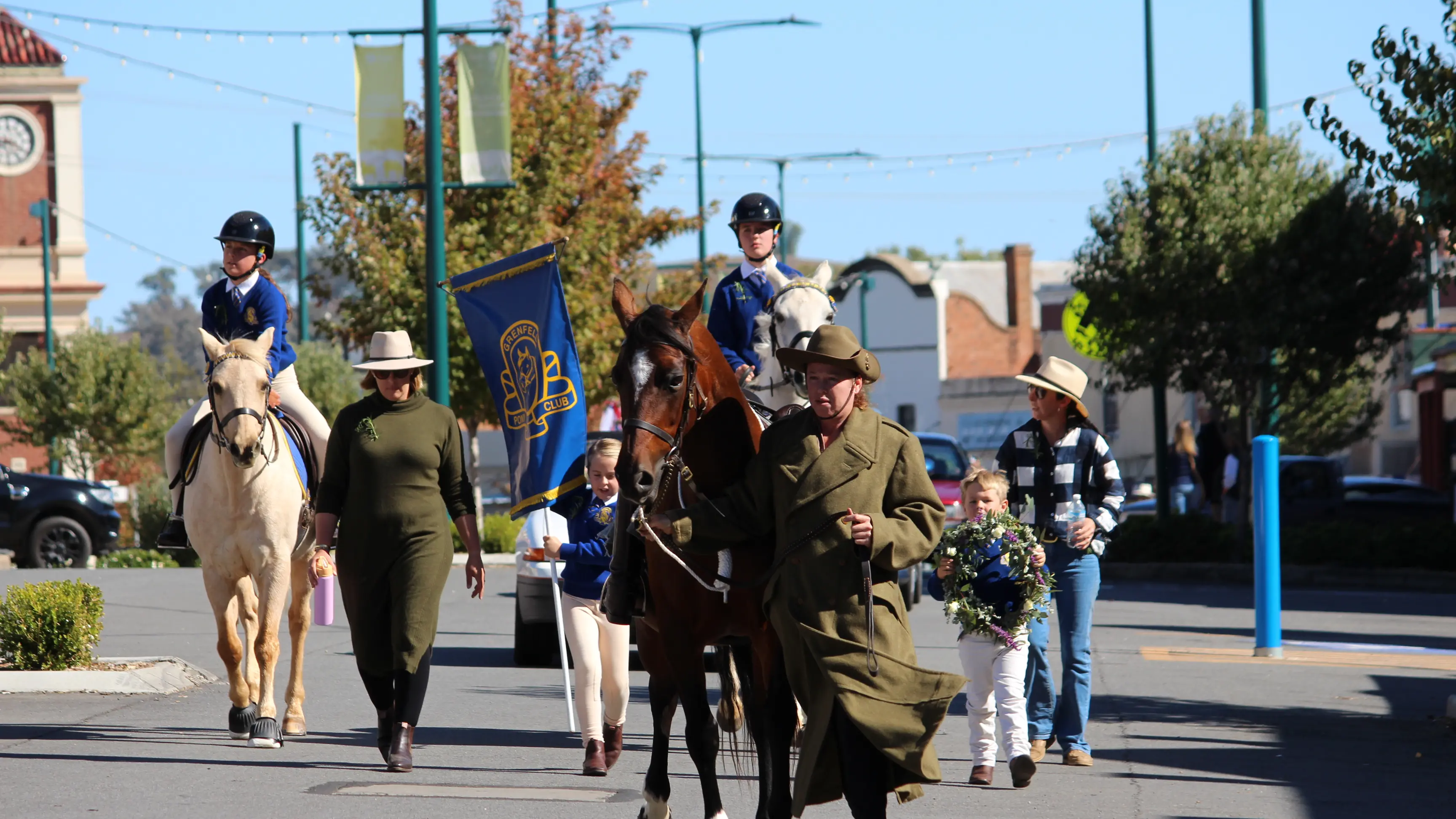 Community gathers to honour service on ANZAC Day