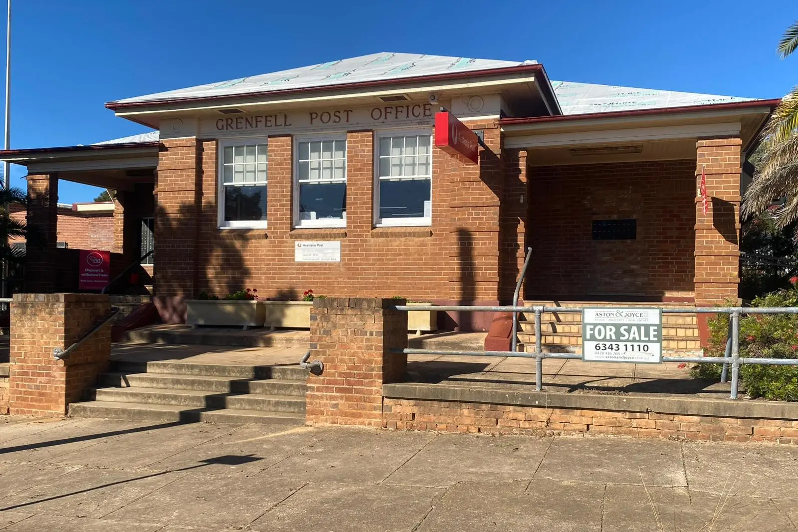 <p>Australia Post is actively searching for a new licensee to maintain postal services in Grenfell.</p>\\n