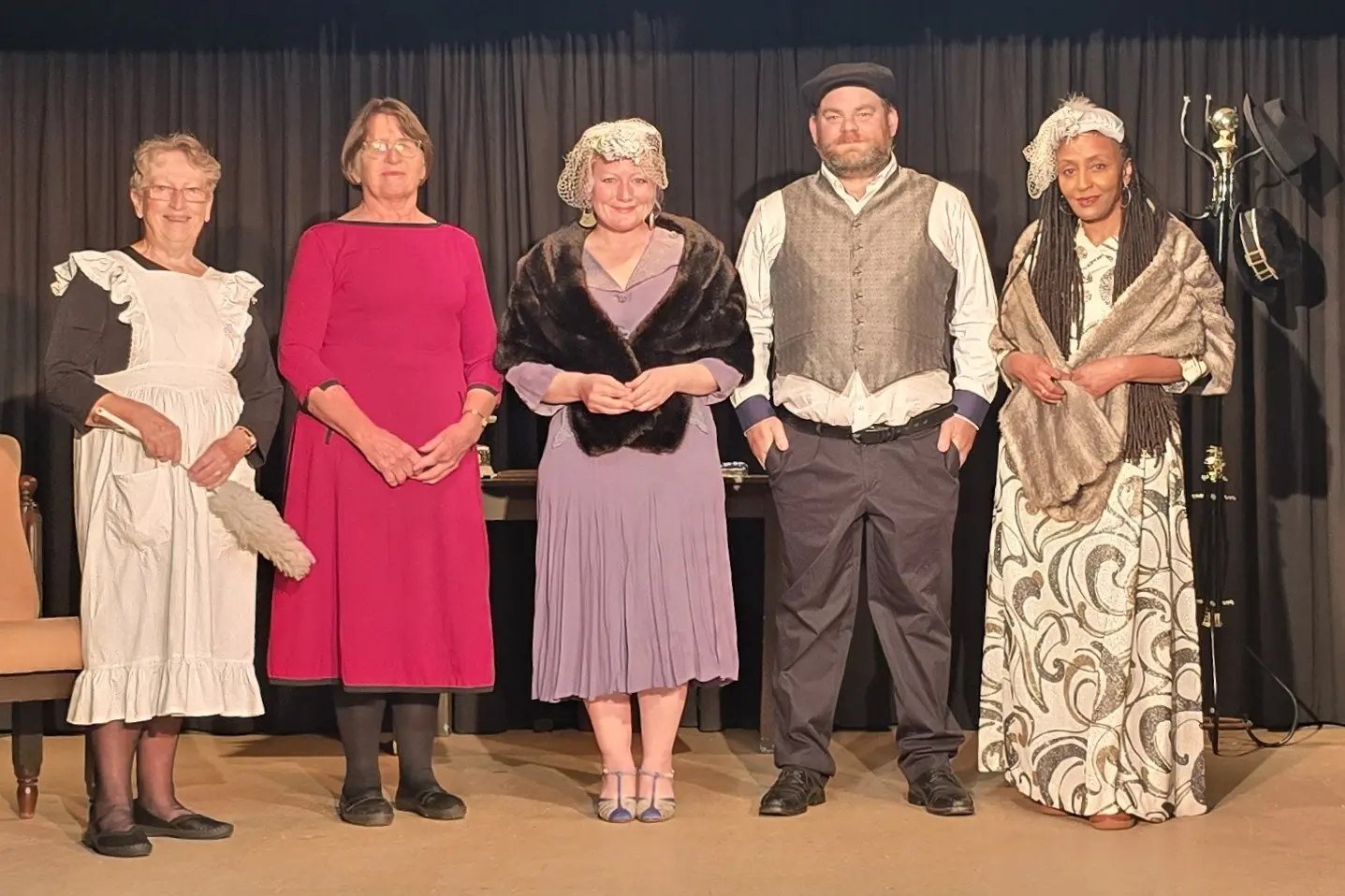 <p>Marion Knapp, Michelle Johnson, Jaime Elms, Scott Badman, Jessica Gardiner will be in stage during this year\\'s Henry Lawson Festival.</p>\\n