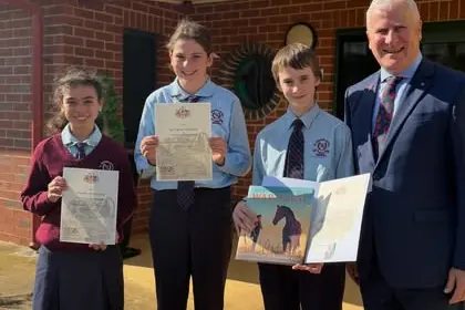<p>Claudia McCarthy, Georgina Nowlan and Jack Fanning with Michael McCormack.</p>\\n