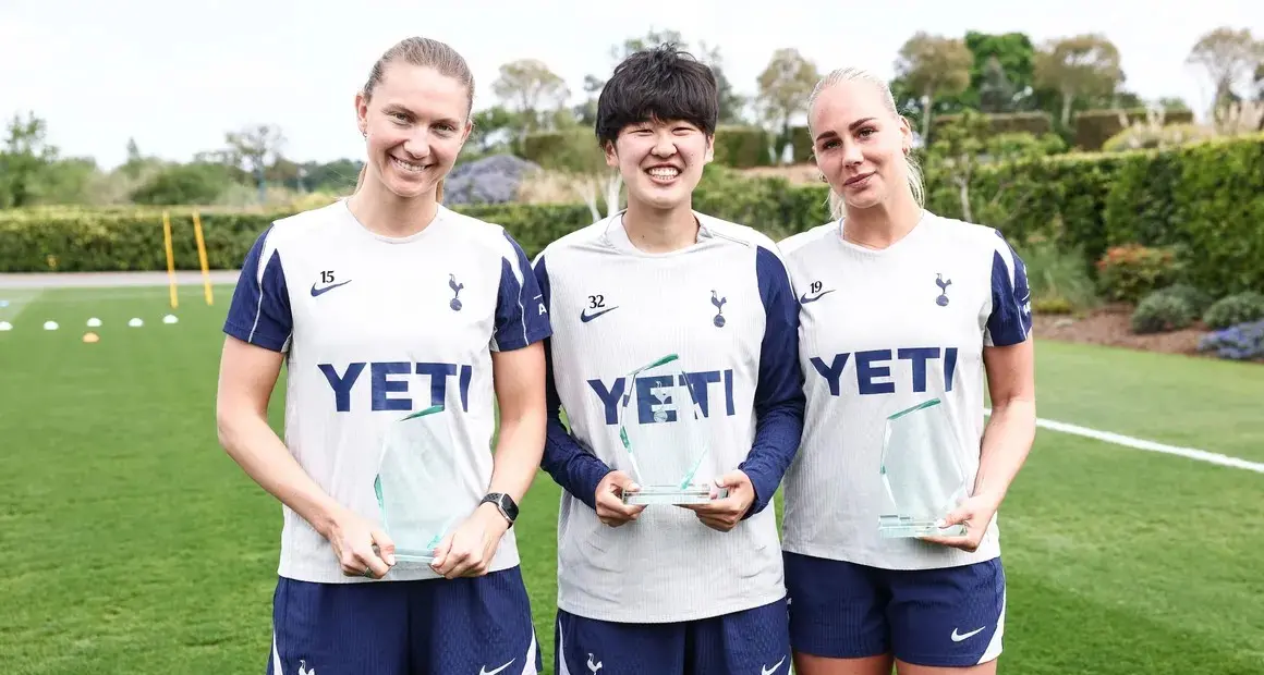 Hunt voted fan favourite by Spur's youngest fans