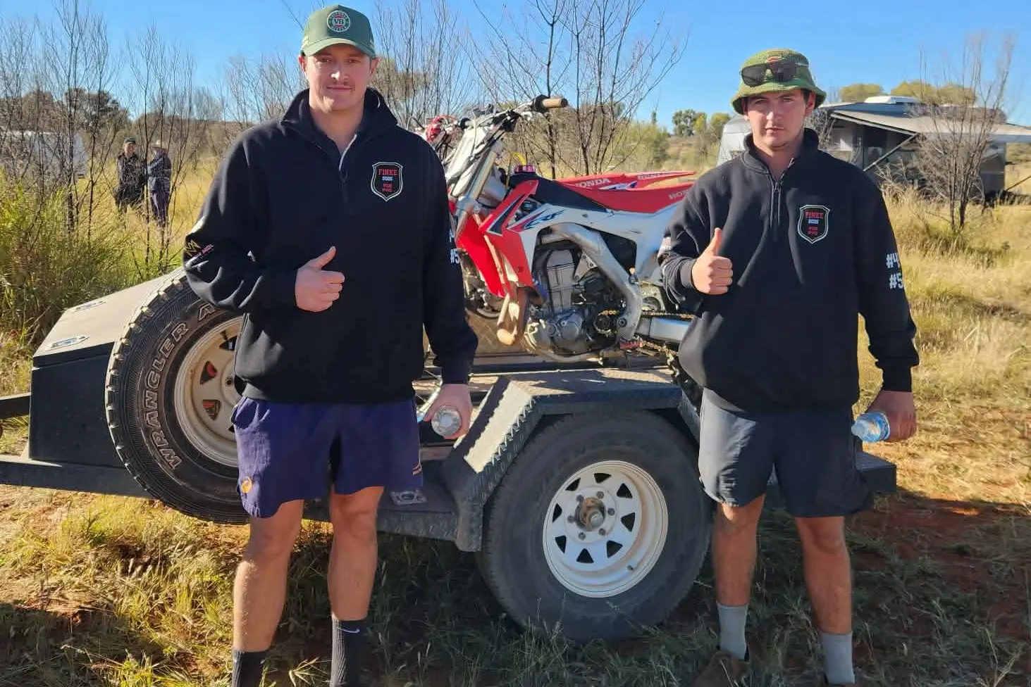 <p>Jack Knight and Raymond McCann ready to tackle Finke. </p>\\n