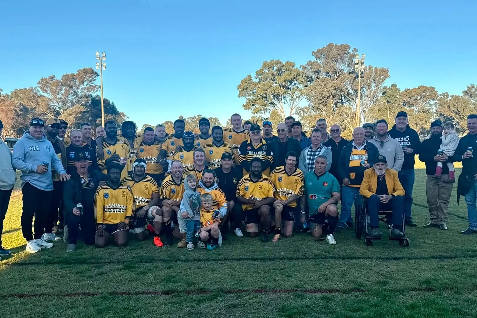 <p>Grenfell Goannas first grade side with the old boys who came out to support the sides last game of the season. </p>\\n