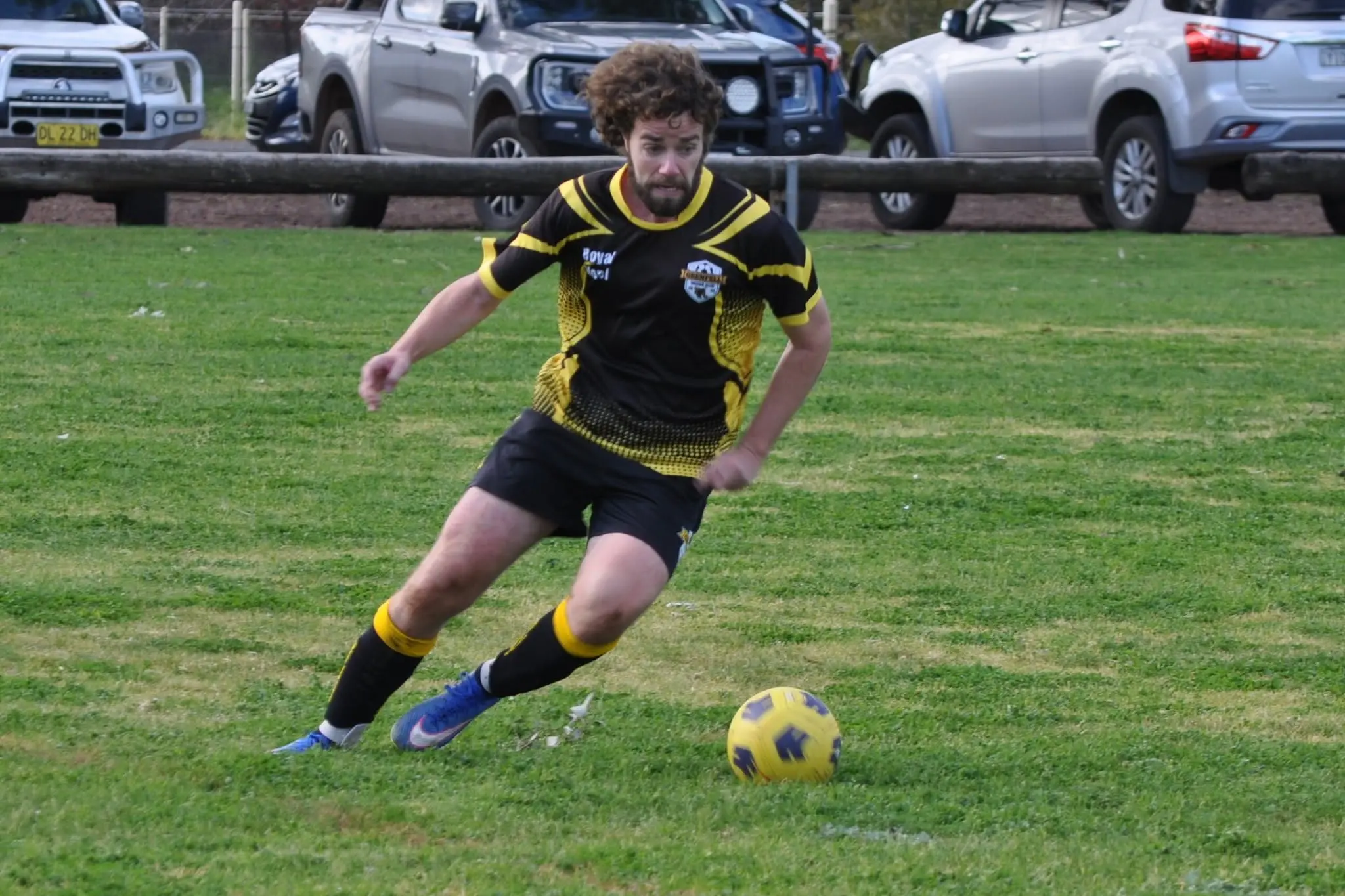 <p>Grenfell Stingers in action against the Parkes Services Leopards. PHOTOS: The Grenfell Stingers FC</p>\\n