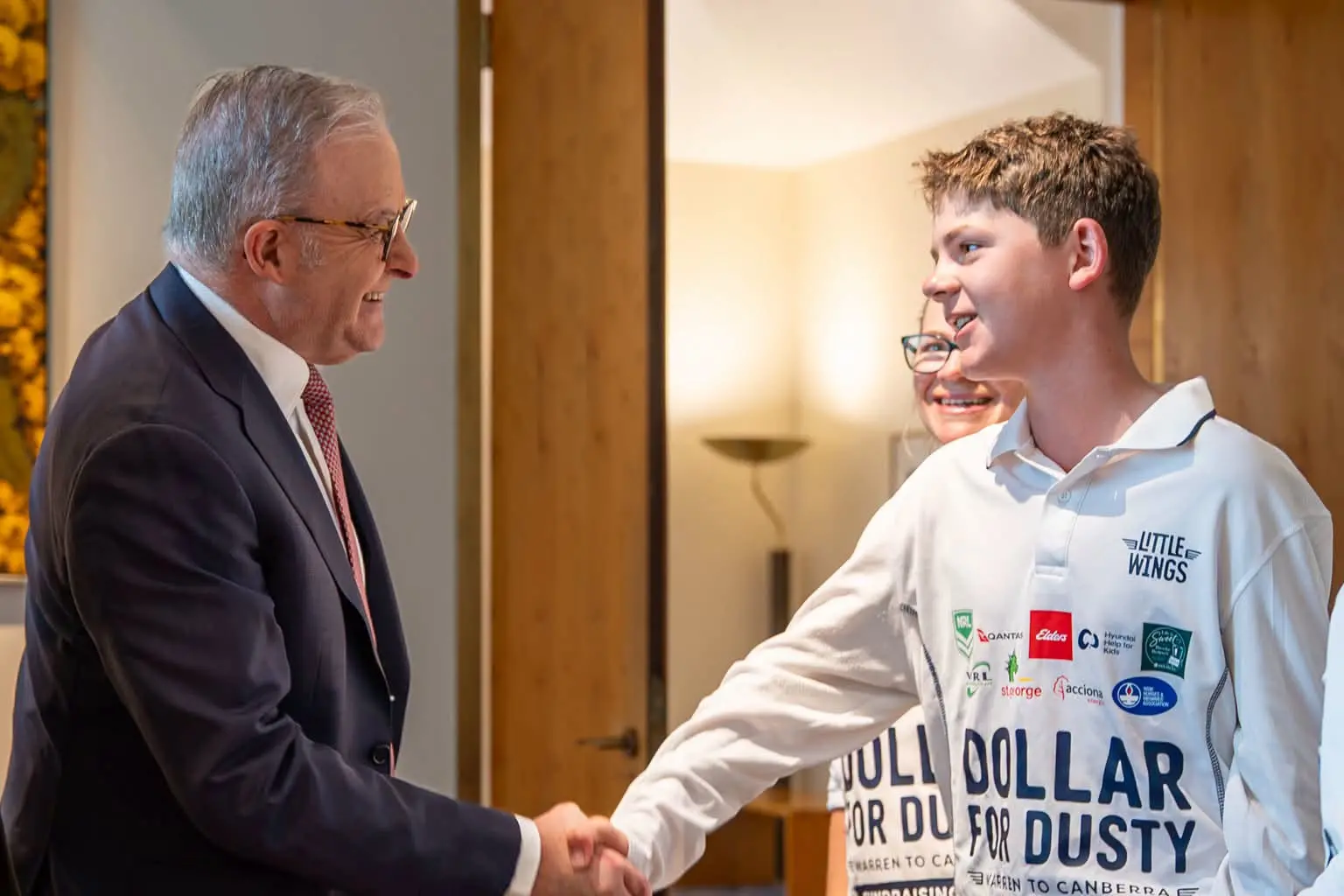 <p>Dusty Langby and his mum Sarah met Prime Minister Anthony Albanese on Tuesday morning after walking 540km from Warren to Canberra for Little Wings.</p>\\n