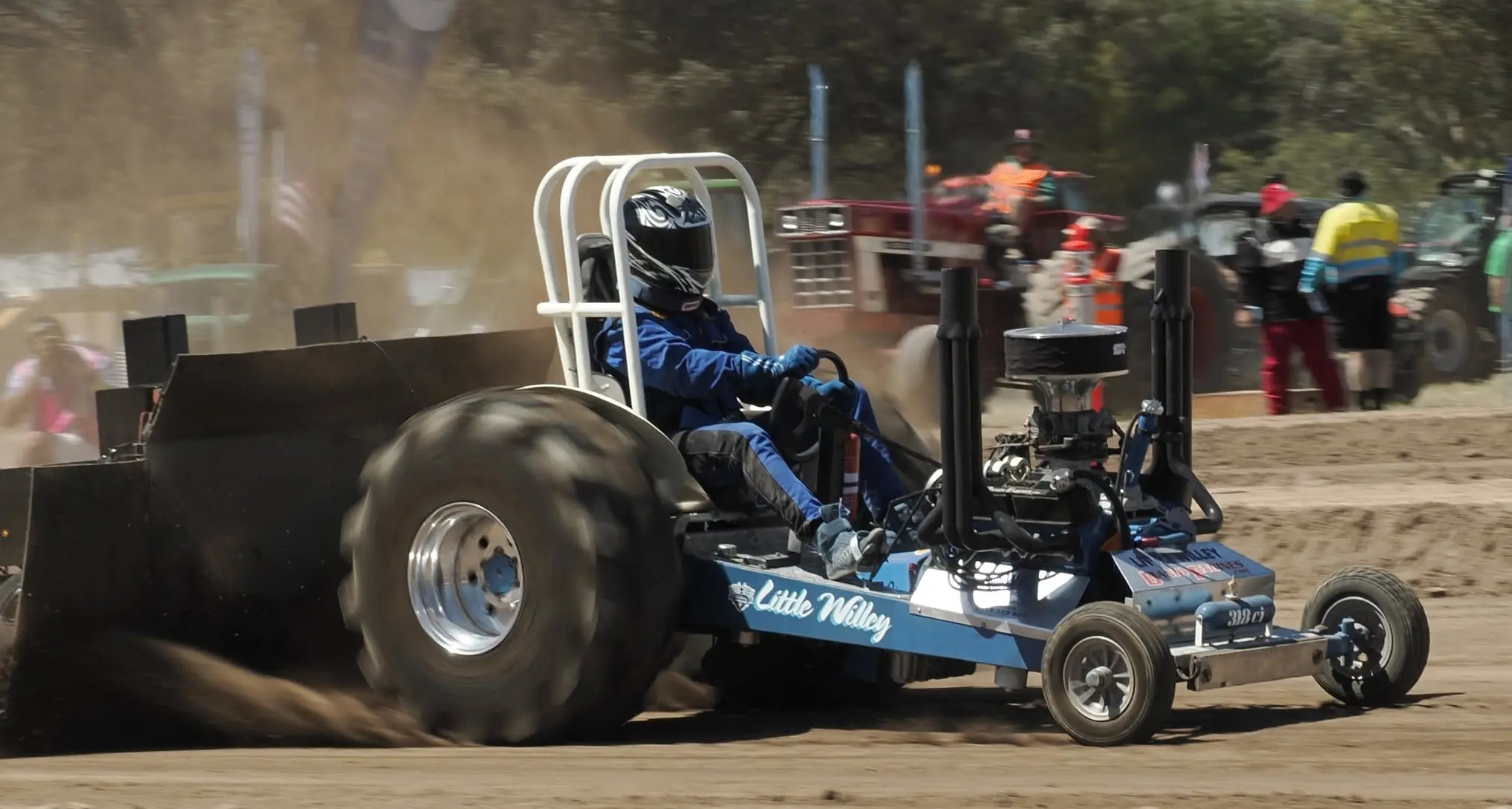 Tractor pull roars back into town