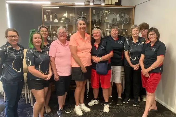 <p>Lady golfer at Coolamon Leanne, Elyse, Megan, Phillipa, Sally, Virginia, Sandra, Beverly, Val and Karen. Jan absent.</p>\\n